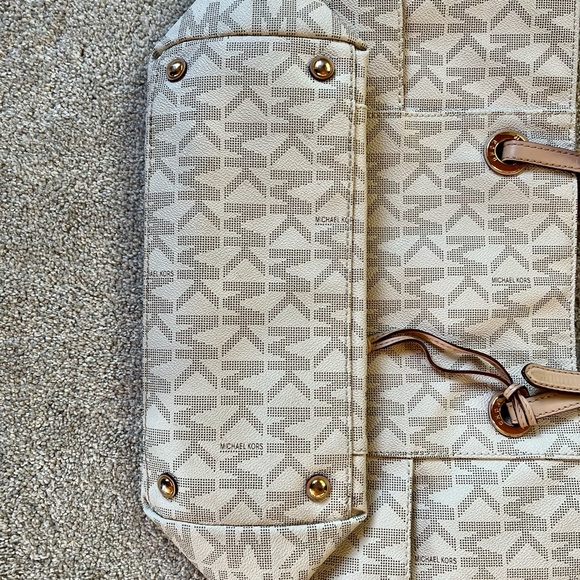 Michael Kors Jet Set Tote - Gently Used - Picture 3 of 9